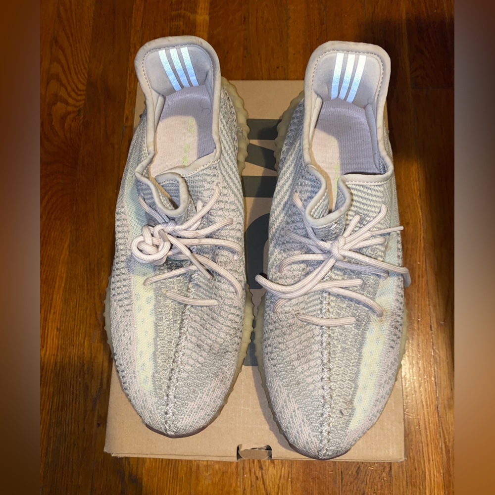 adidas Yeezy Boost 350 V2